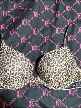 Victoria's Secret Leopard Print T-Shirt Bra in Tan/Black